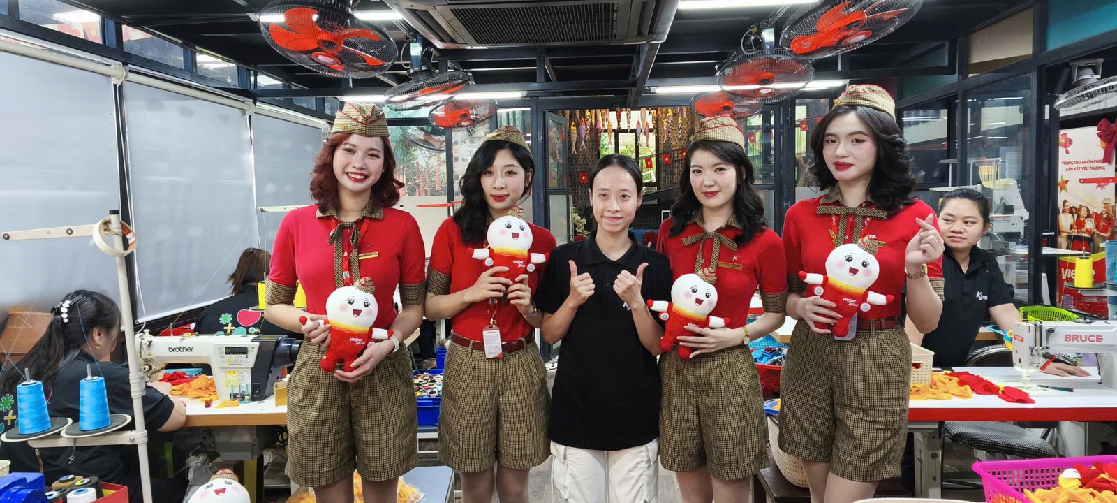 Quà Tặng Doanh Nghiệp: Cầu Nối Truyền Tải Câu Chuyện Thương Hiệu & Tác Động Xã Hội