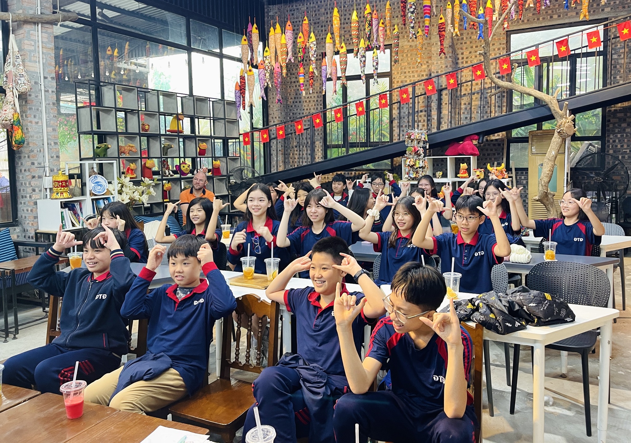 Craft Workshop Visit for Students in Hanoi | Kym Việt Go